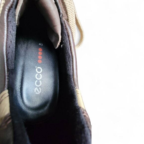 Athletic_Shoes